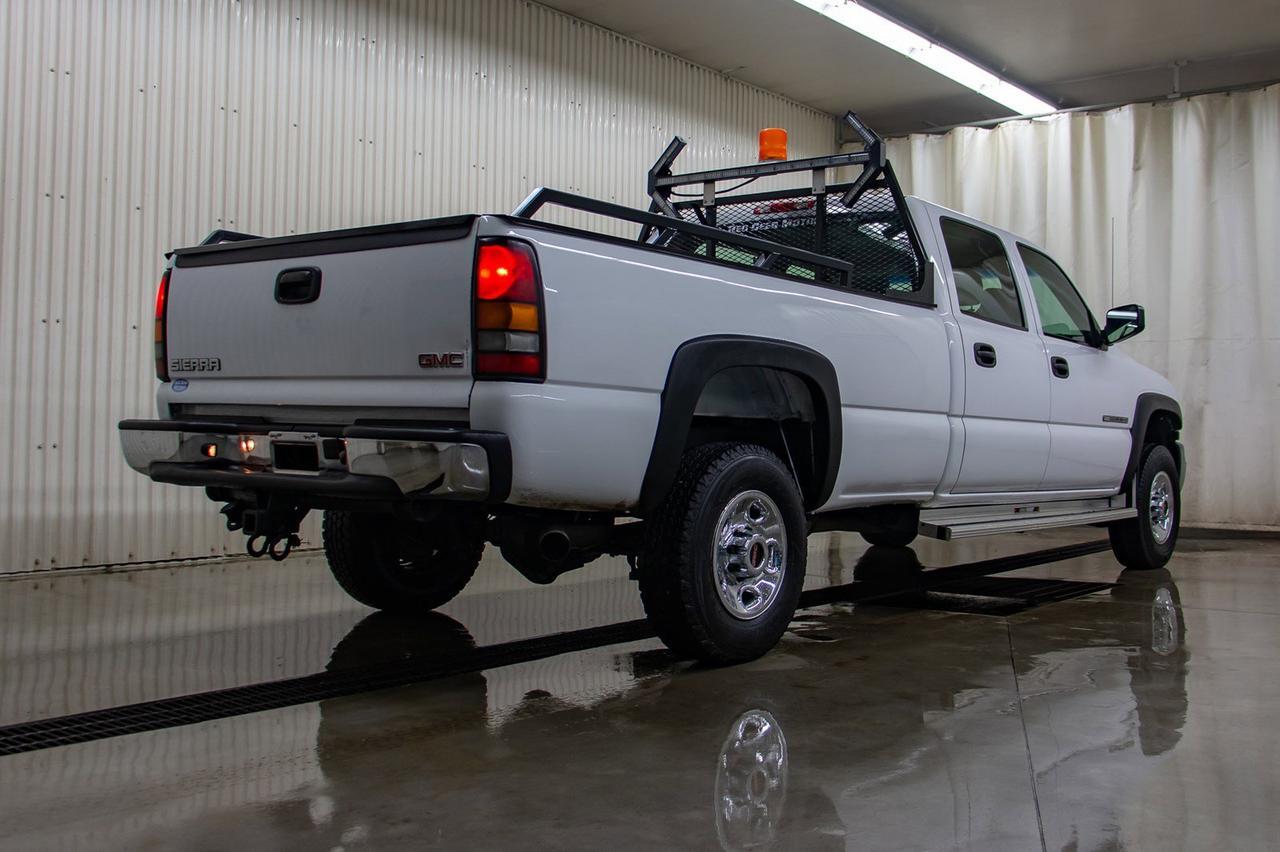 2005 GMC Sierra 2500HD 4x2 Crew Cab SL Longbox Red Deer AB