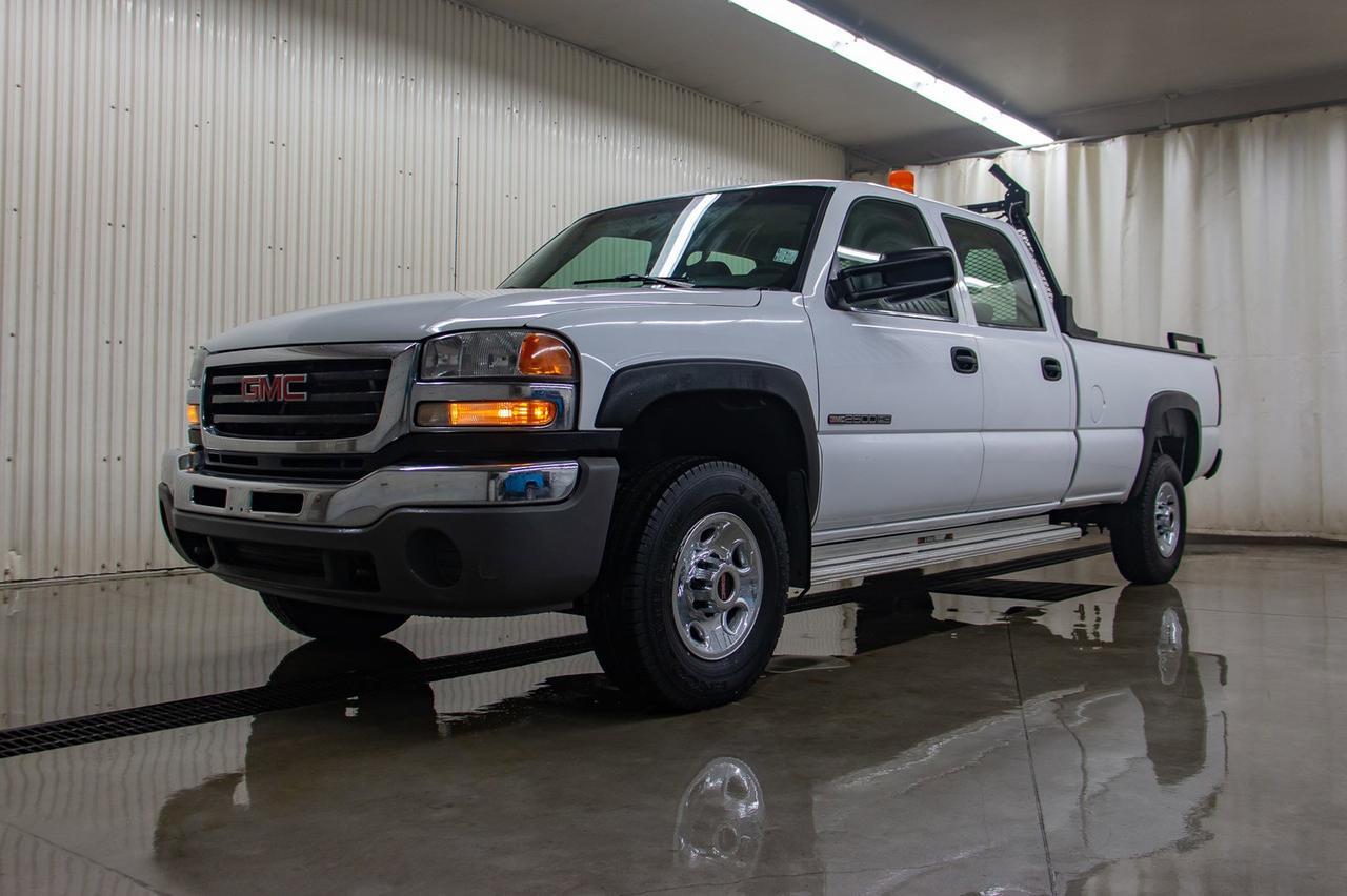 2005 GMC Sierra 2500HD 4x2 Crew Cab SL Longbox Red Deer AB