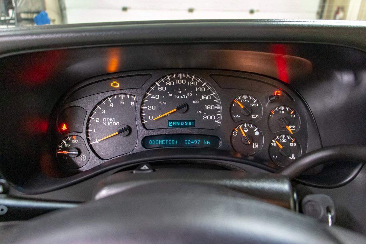 2005 GMC Sierra 2500HD 4x2 Crew Cab SL Longbox Red Deer AB