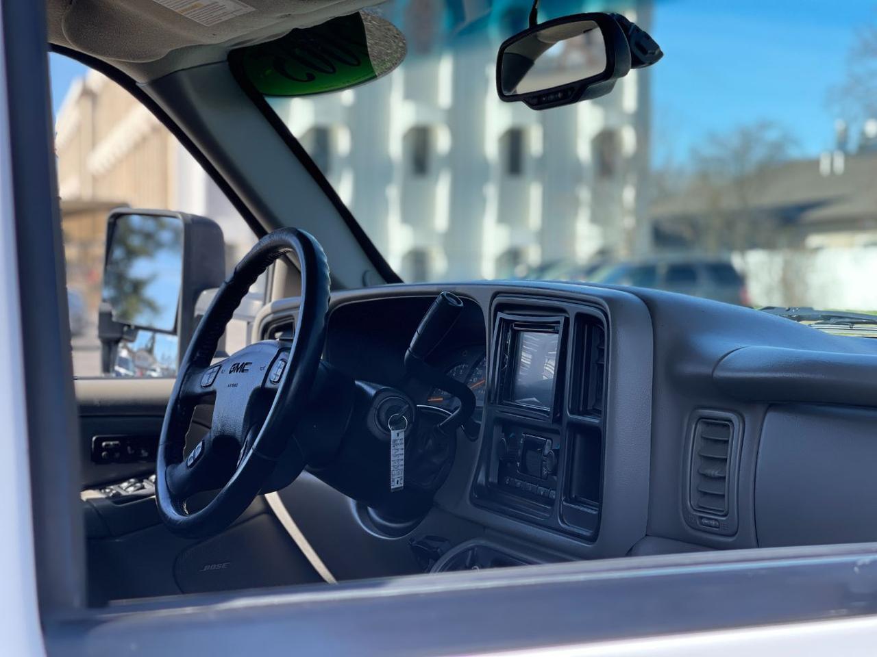 2005 GMC Sierra 2500HD SLT Hayden ID