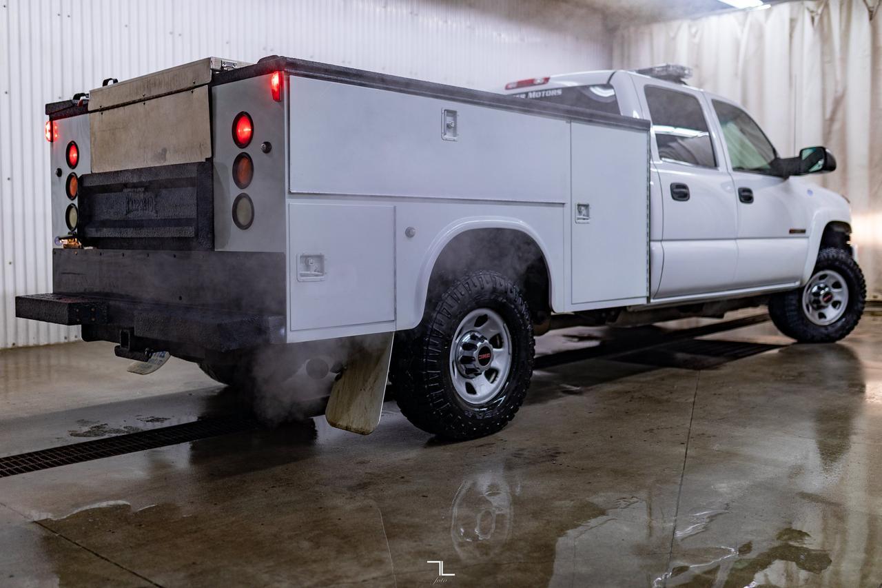 2005 GMC Sierra 3500HD 4x4 Crew Cab SLE Service Body Red Deer AB