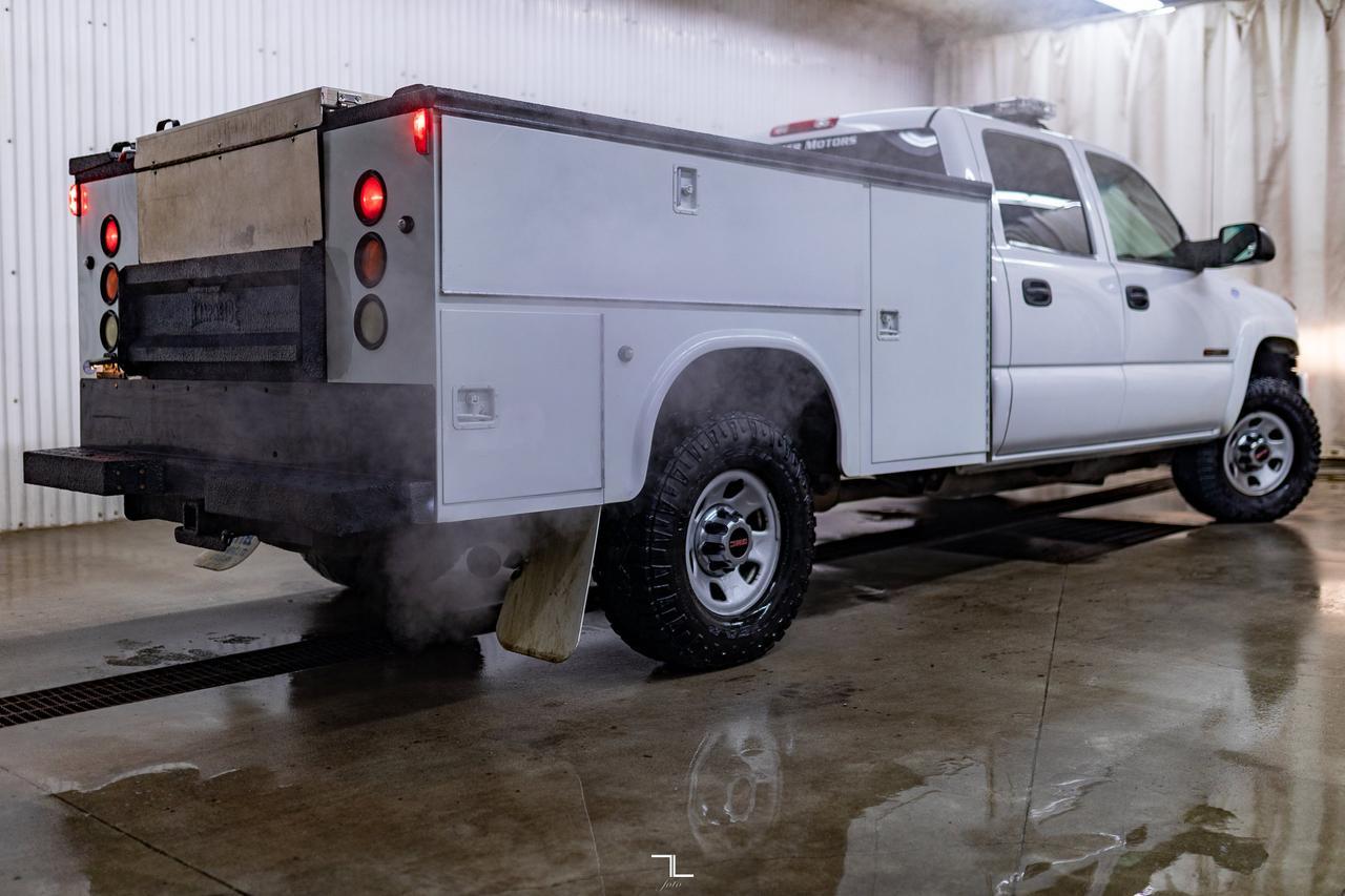 2005 GMC Sierra 3500HD 4x4 Crew Cab SLE Service Body Red Deer AB
