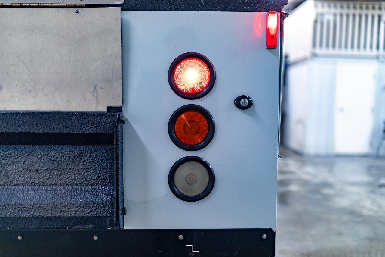 2005 GMC Sierra 3500HD 4x4 Crew Cab SLE Service Body Red Deer AB