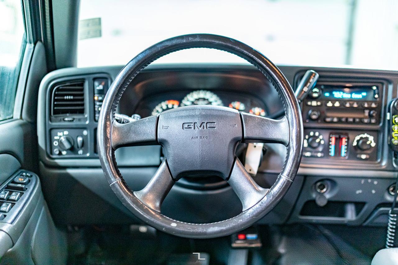 2005 GMC Sierra 3500HD 4x4 Crew Cab SLE Service Body Red Deer AB