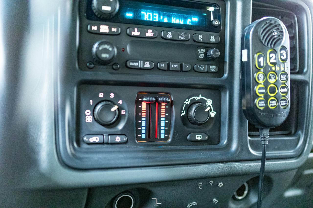 2005 GMC Sierra 3500HD 4x4 Crew Cab SLE Service Body Red Deer AB