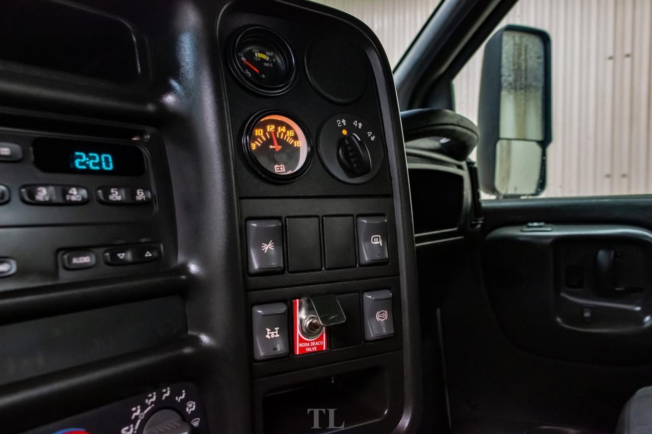 2005 GMC TC5500 4x4 Reg Cab Deck Diesel Red Deer AB