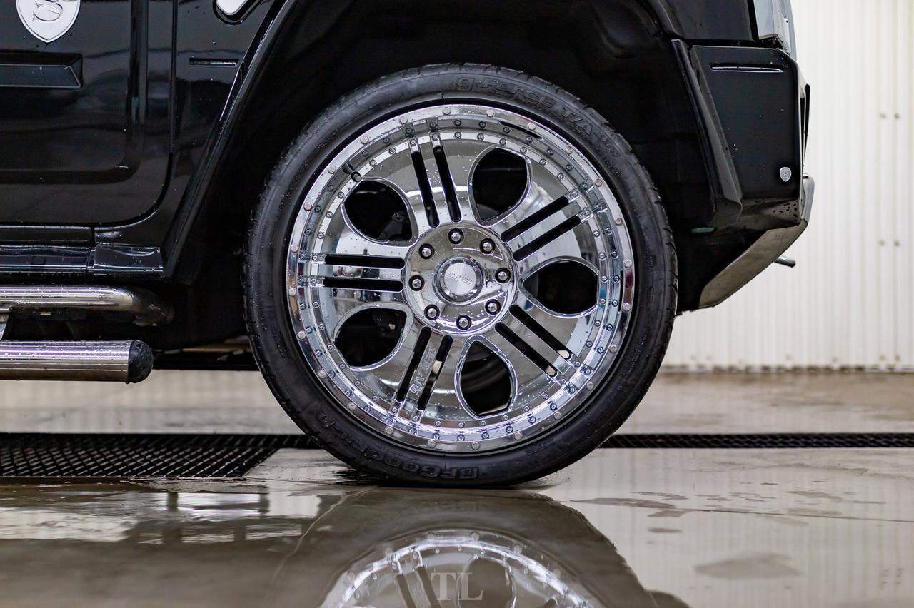 2005 Hummer H2 4x4 Luxury Edition Custom Stereo 24" Wheels Red Deer AB