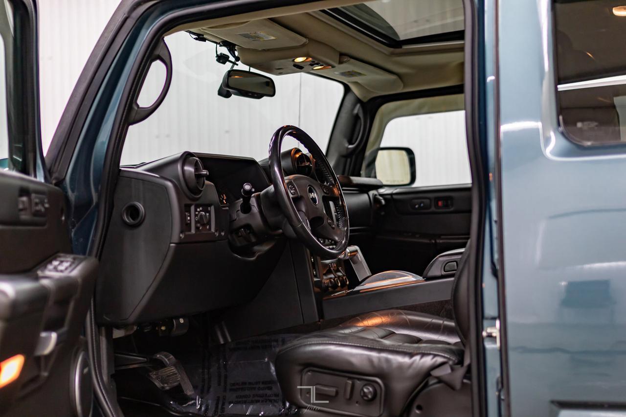 2005 Hummer H2 SUT 4x4 Luxury Edition Leather Roof Red Deer AB