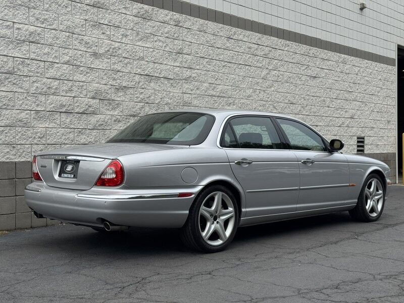 2005 Jaguar XJ Super V8