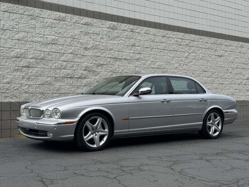 2005 Jaguar XJ Super V8