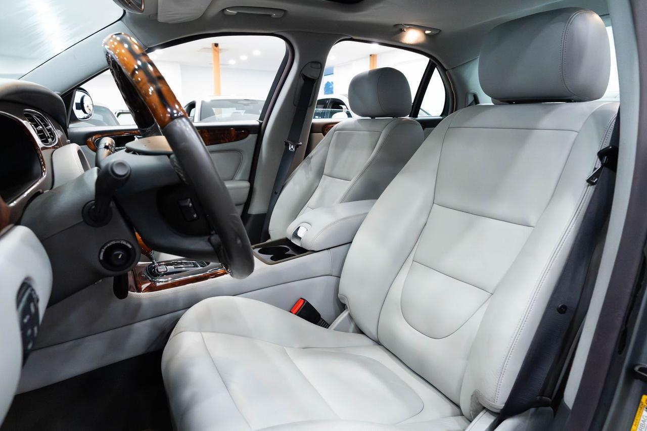 2005 Jaguar XJ8 Base Gladstone OR