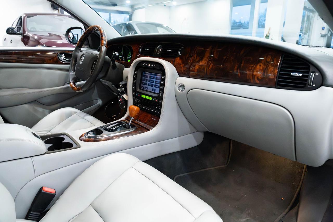 2005 Jaguar XJ8 Base Gladstone OR