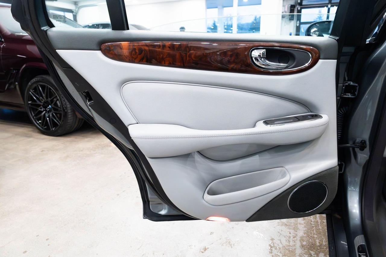 2005 Jaguar XJ8 Base Gladstone OR