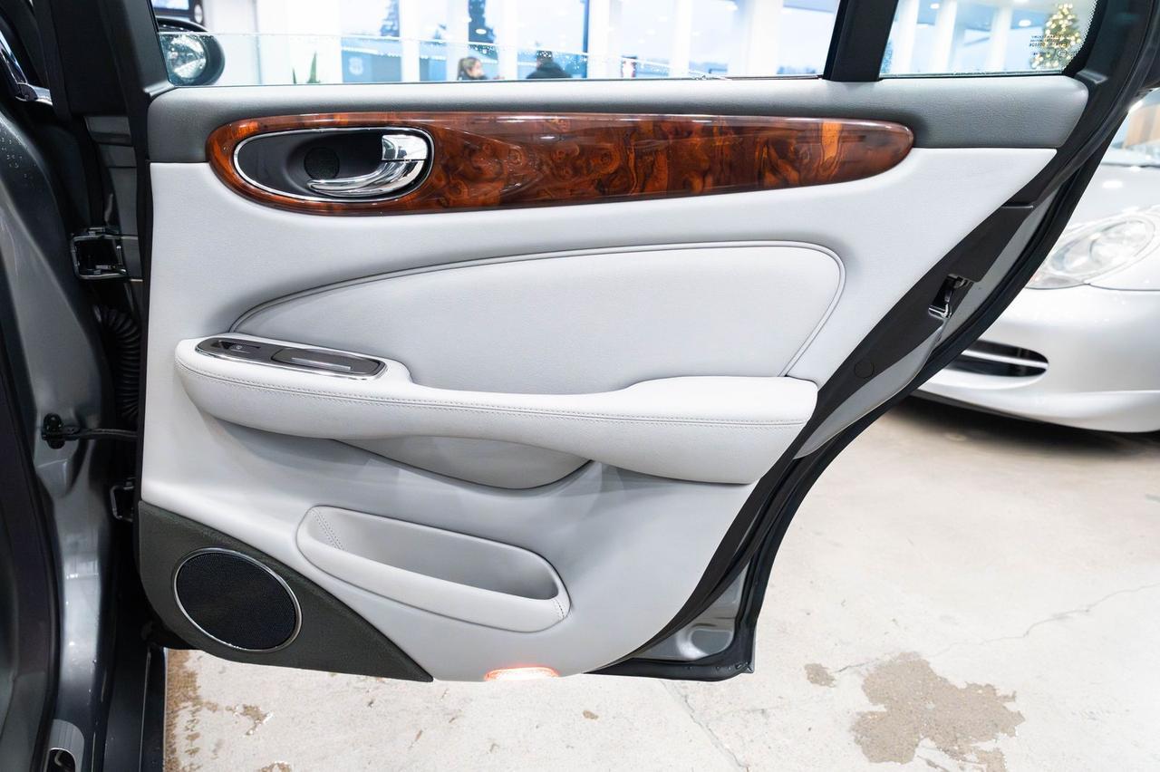 2005 Jaguar XJ8 Base Gladstone OR