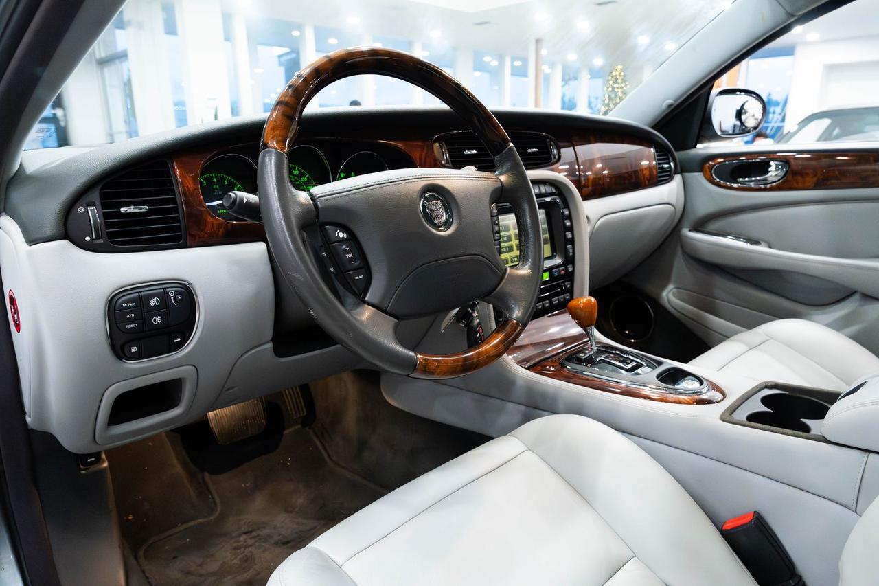 2005 Jaguar XJ8 Base Gladstone OR