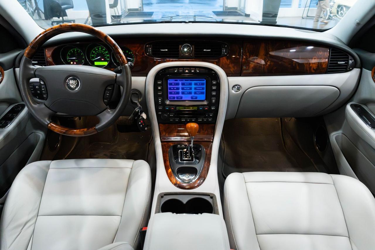 2005 Jaguar XJ8 Base Gladstone OR