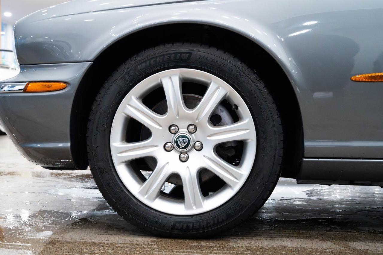 2005 Jaguar XJ8 Base Gladstone OR