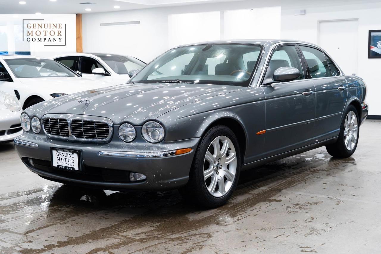 2005 Jaguar XJ8 Base