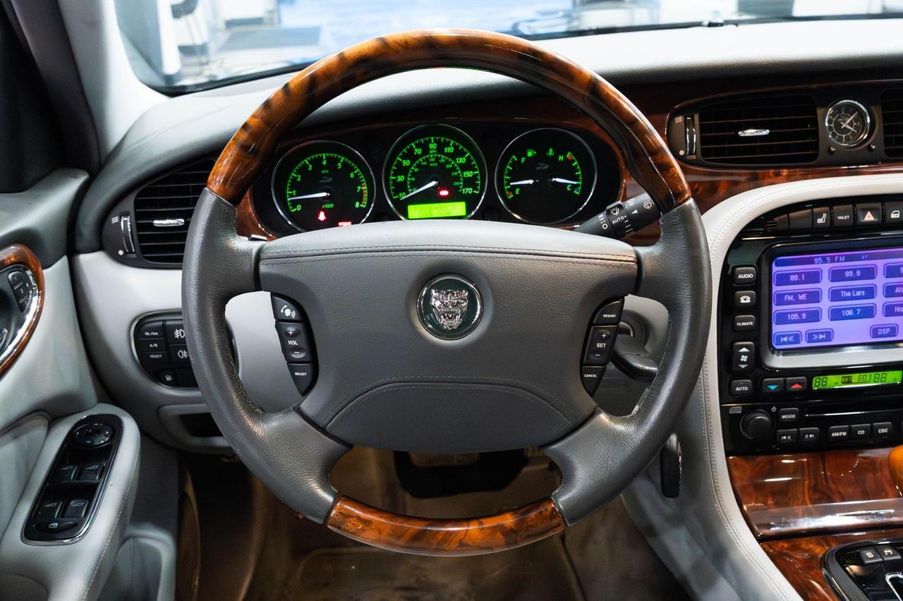 2005 Jaguar XJ8 Base Gladstone OR