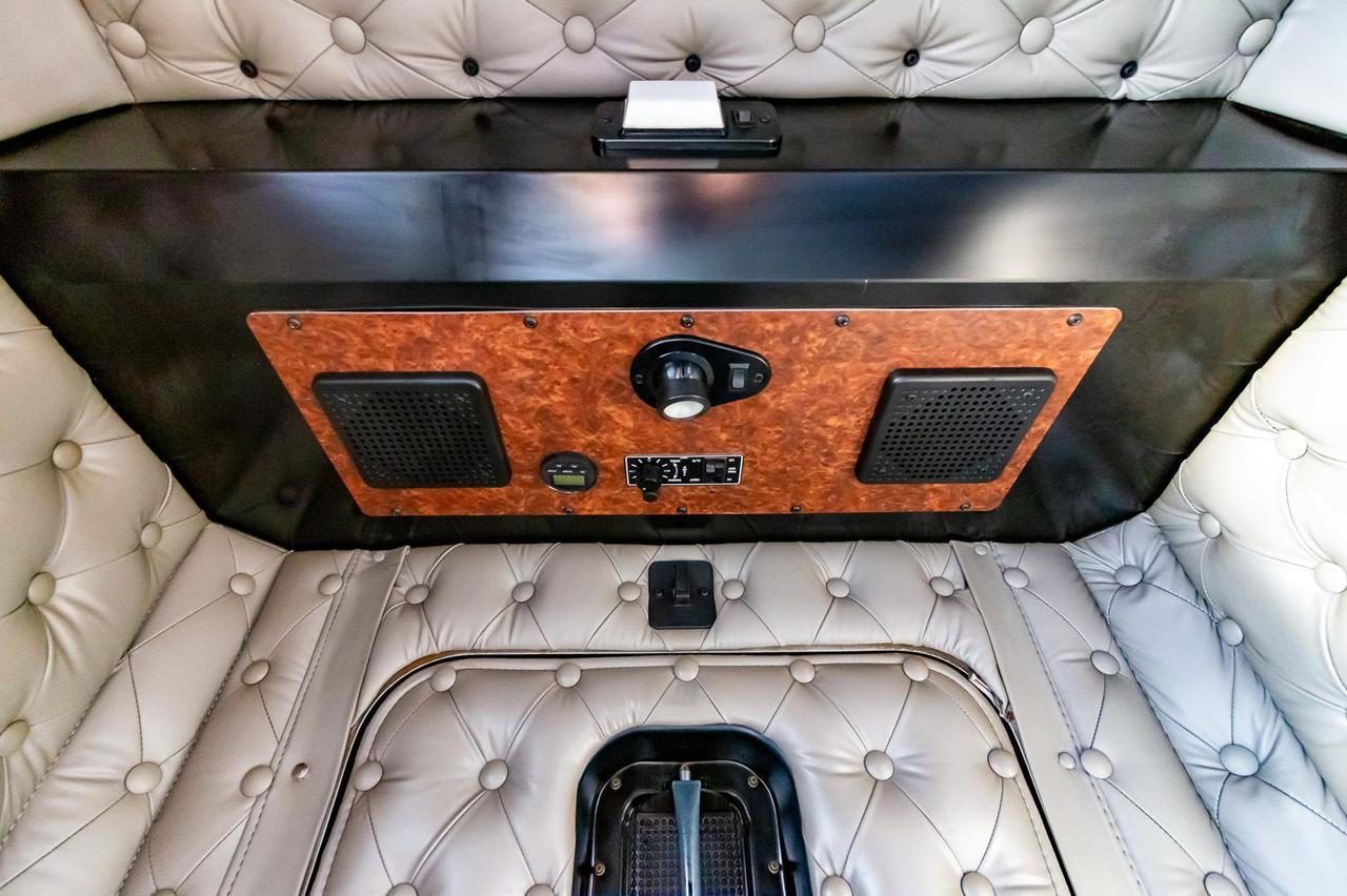 2005 Kenworth T-800B T/A Tractor Sleeper Winch Heavy Spec Red Deer AB