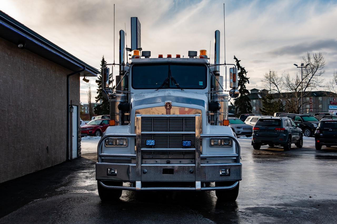 2005 Kenworth T-800B T/A Tractor Sleeper Winch Heavy Spec Red Deer AB