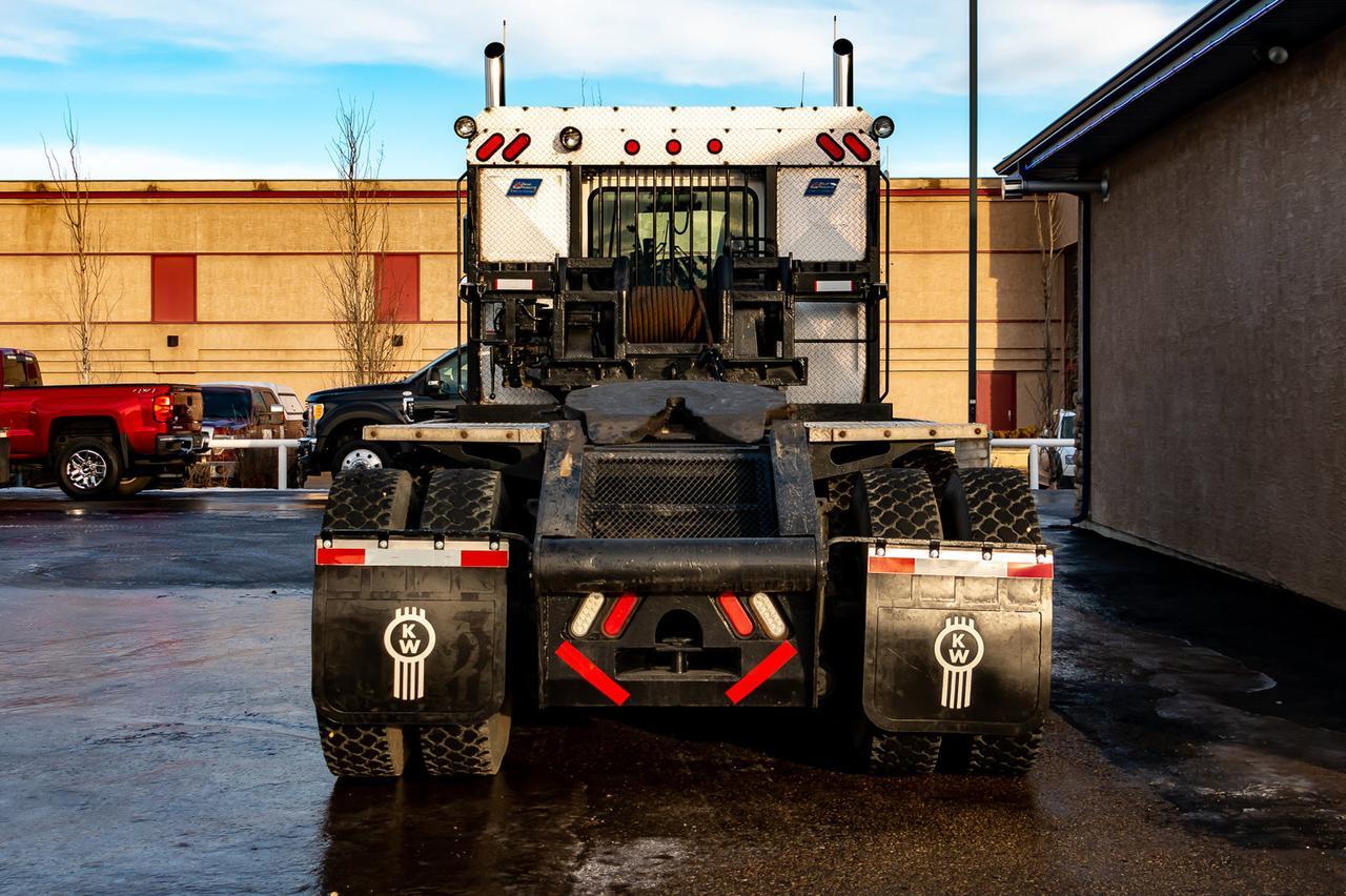 2005 Kenworth T-800B T/A Tractor Sleeper Winch Heavy Spec Red Deer AB