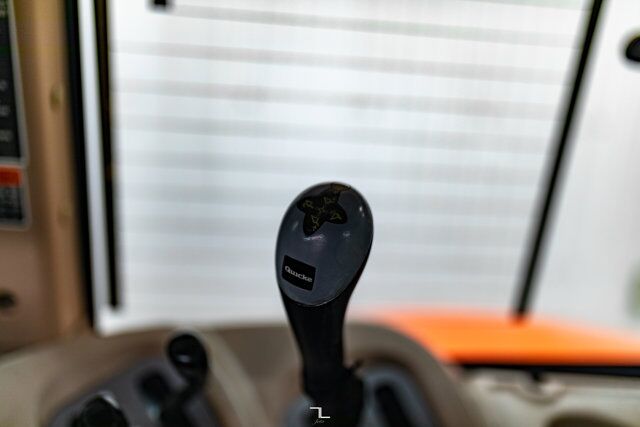 2005 Kubota M125X 4WD Tractor Loader Bucket Diesel Red Deer AB