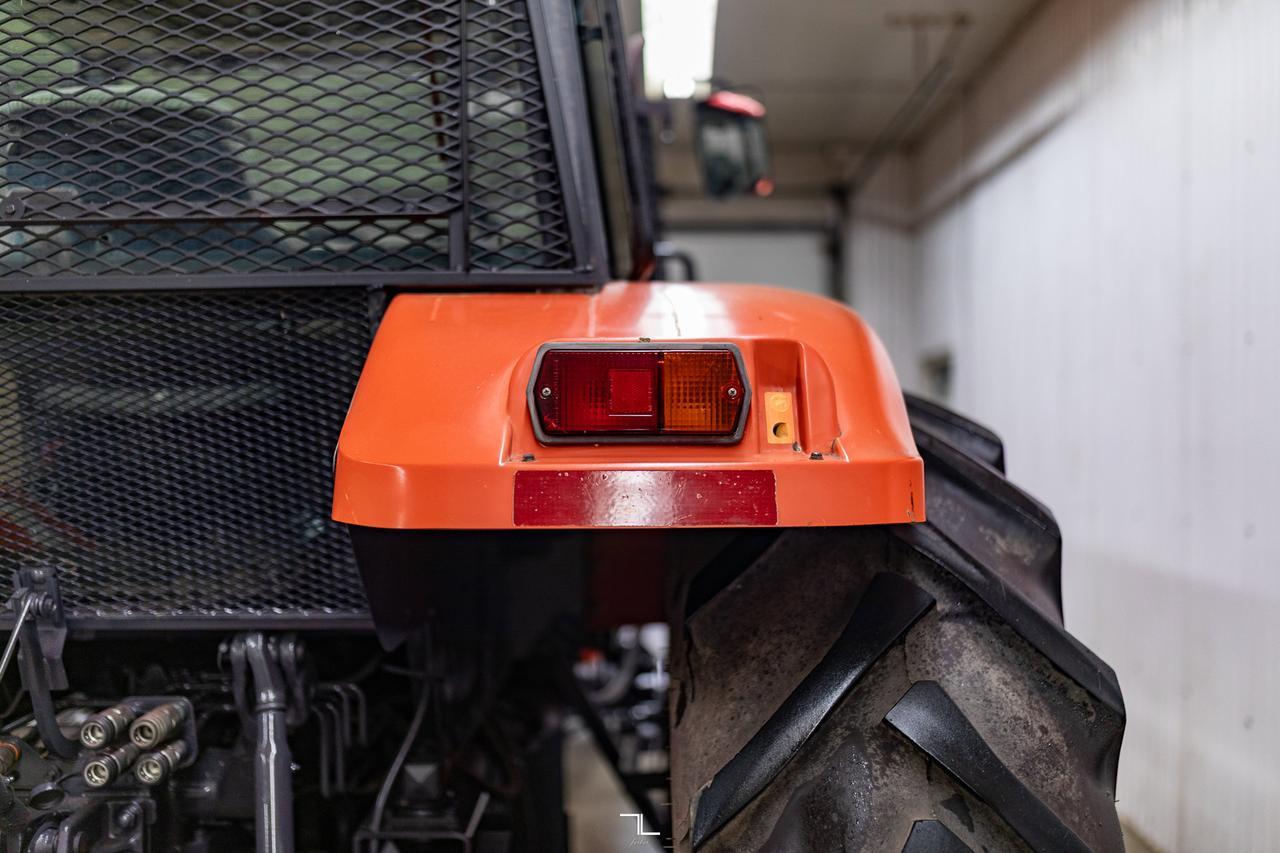 2005 Kubota M125X 4WD Tractor Loader Bucket Diesel Red Deer AB