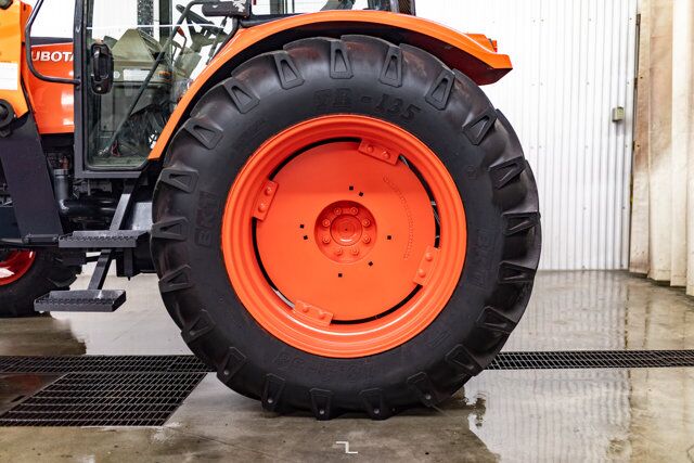 2005 Kubota M125X 4WD Tractor Loader Bucket Diesel Red Deer AB