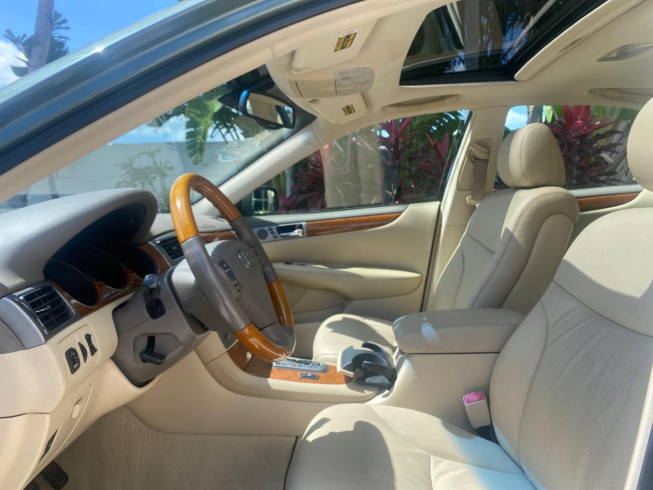 2005 Lexus ES 330 photo 32