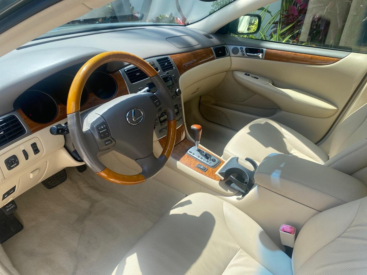 2005 Lexus ES 330 photo 34