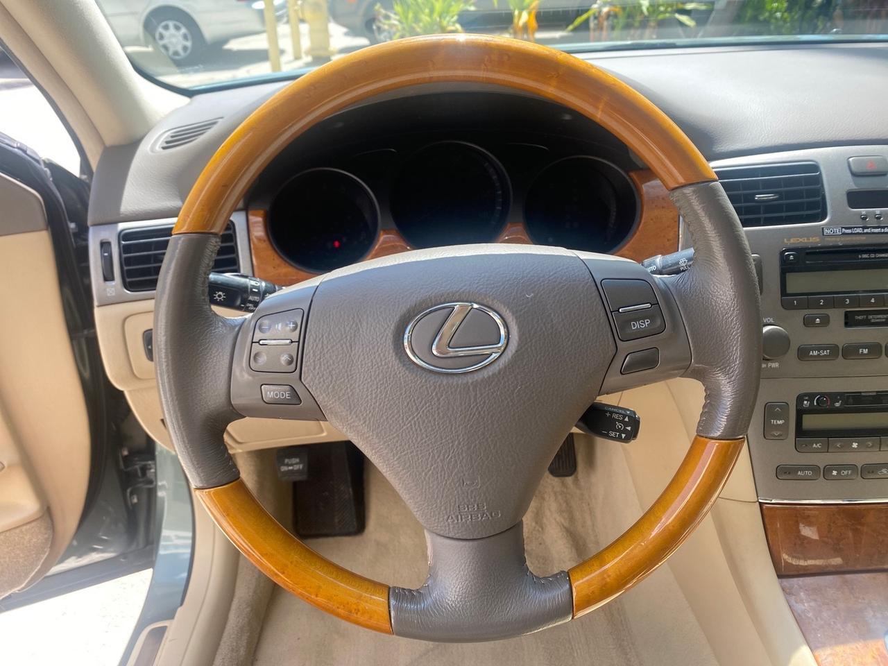 2005 Lexus ES 330 photo 35