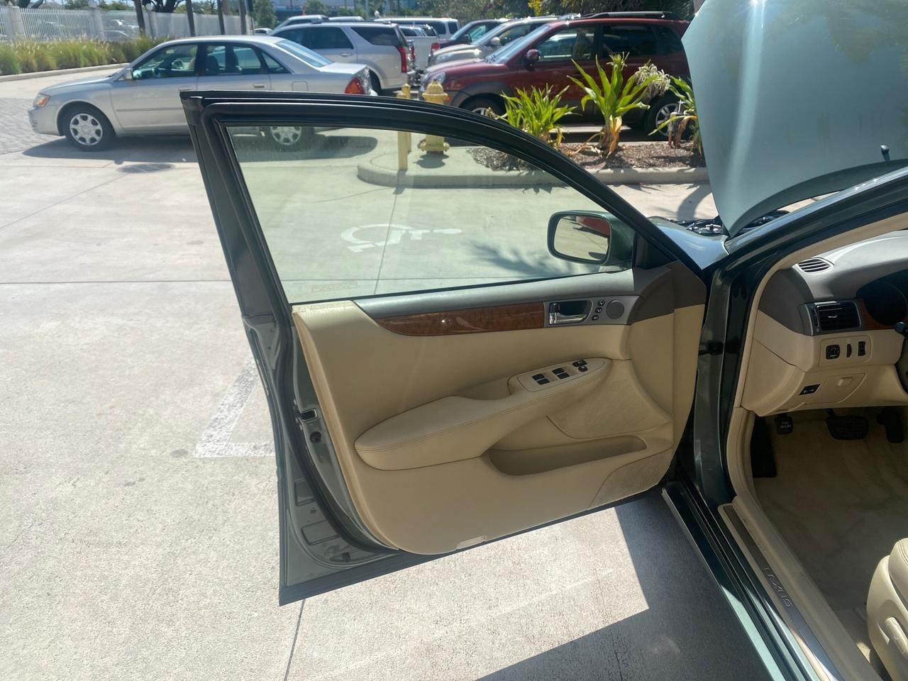 2005 Lexus ES 330 photo 9