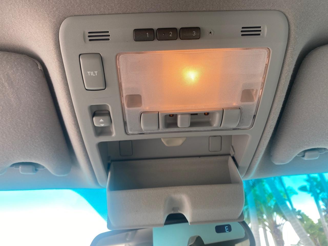 2005 Lexus RX 330 LOW MILES 68,645 1 OWNER Pompano Beach FL