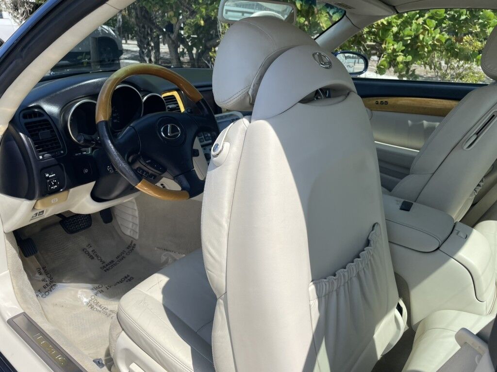 2005 Lexus SC 430 CONVERTIBLE~CLEAN CARFAX~GREAT BEACH CAR~LOW MILES~ONLINE FINANCE AND SHIPPING AVAILABLE!!!! Sarasota FL