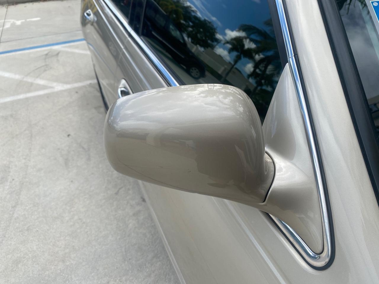 2005 Lincoln Town Car Signature 1 OWNER FL LOW MILES 39,256 Pompano Beach FL