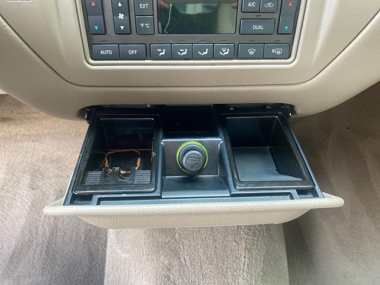 2005 Lincoln Town Car Signature 1 OWNER FL LOW MILES 39,256 Pompano Beach FL