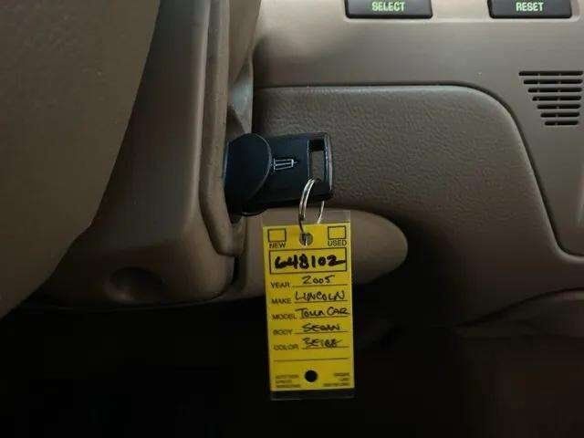 2005 Lincoln Town Car Signature Dallas TX