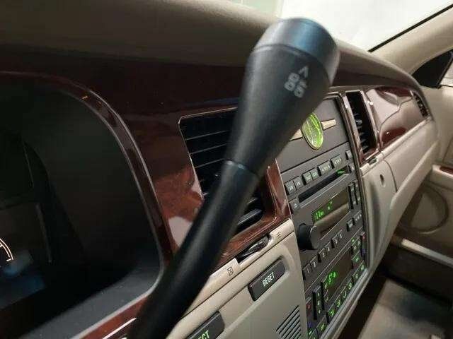 2005 Lincoln Town Car Signature Dallas TX