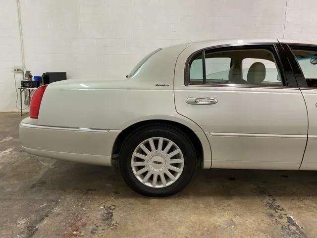 2005 Lincoln Town Car Signature Dallas TX