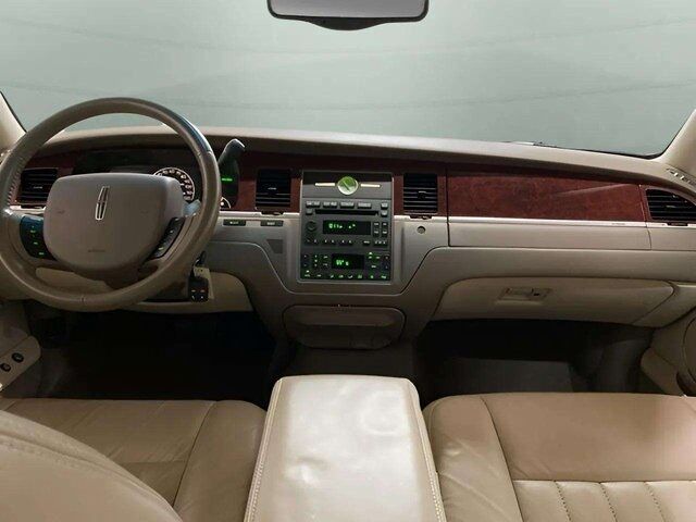 2005 Lincoln Town Car Signature Dallas TX
