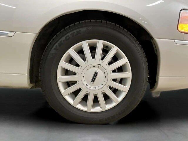 2005 Lincoln Town Car Signature Dallas TX