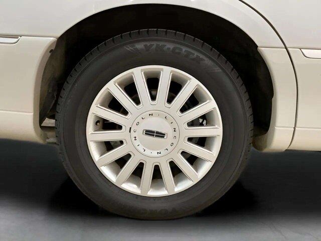 2005 Lincoln Town Car Signature Dallas TX