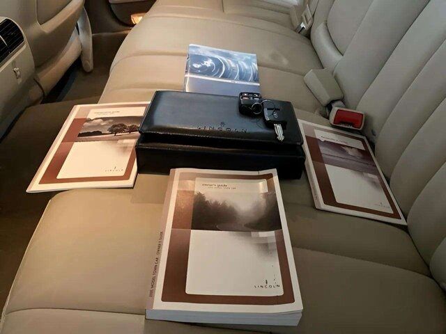 2005 Lincoln Town Car Signature Dallas TX