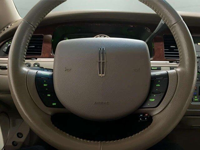 2005 Lincoln Town Car Signature Dallas TX