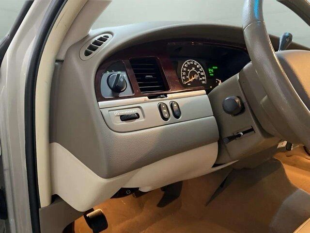 2005 Lincoln Town Car Signature Dallas TX