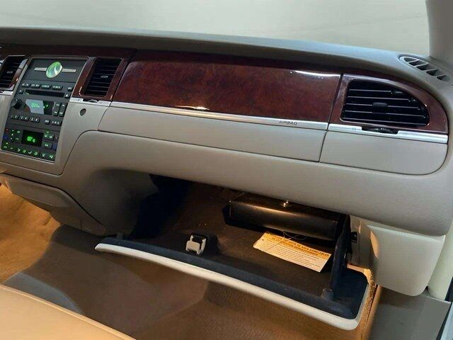 2005 Lincoln Town Car Signature Dallas TX
