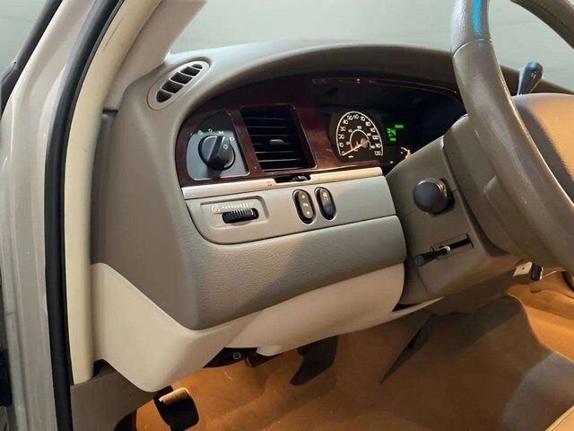 2005 Lincoln Town Car Signature Dallas TX