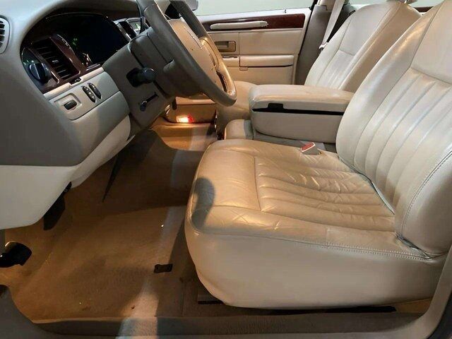 2005 Lincoln Town Car Signature Dallas TX