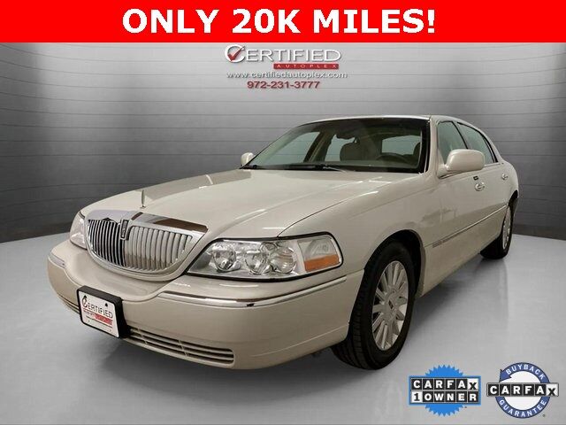 2005 Lincoln Town Car Signature